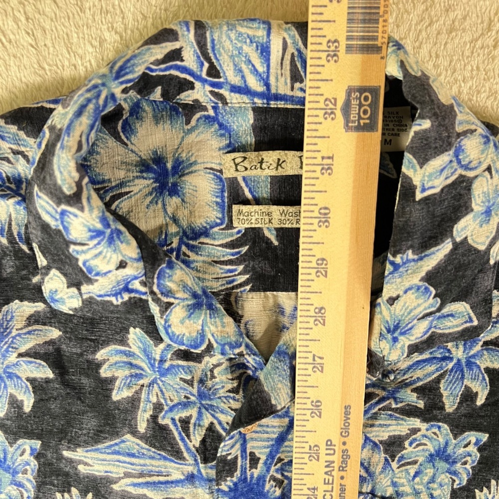 Batik Bay men's Medium Silk Blend Tropical Aloha Print Blue white Button down - Picture 5 of 5